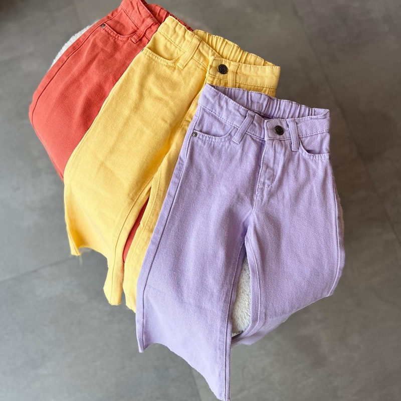 Kesik Paça Renkli Denim Pantolon