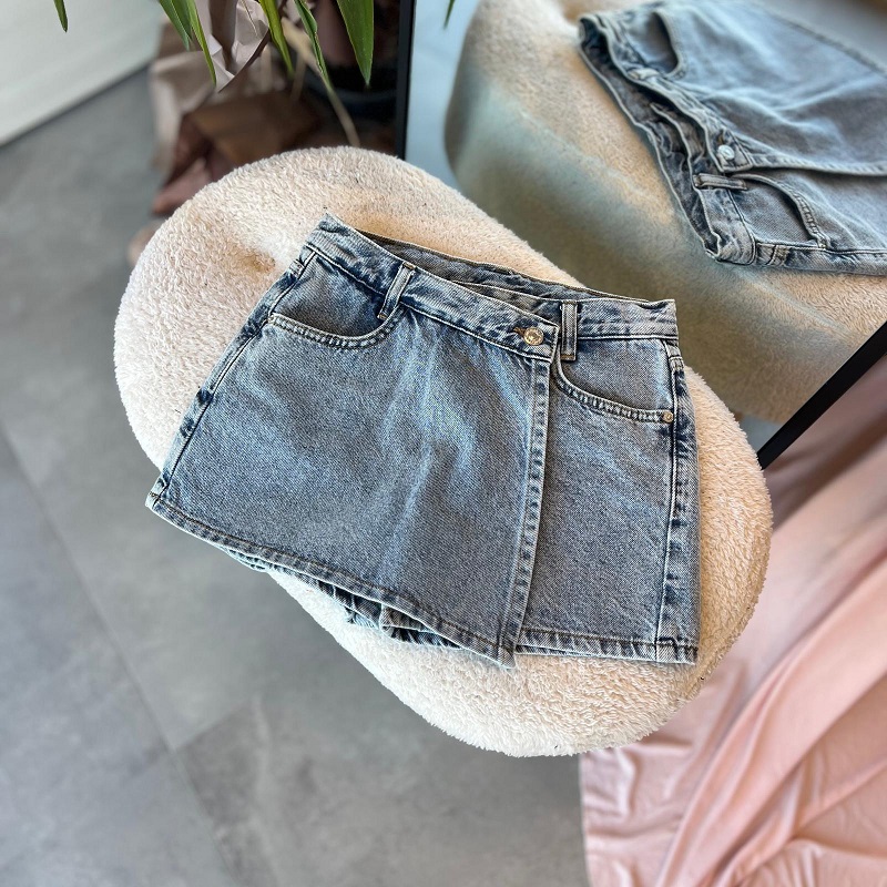 Yandan Düğmeli Denim Şort Etek