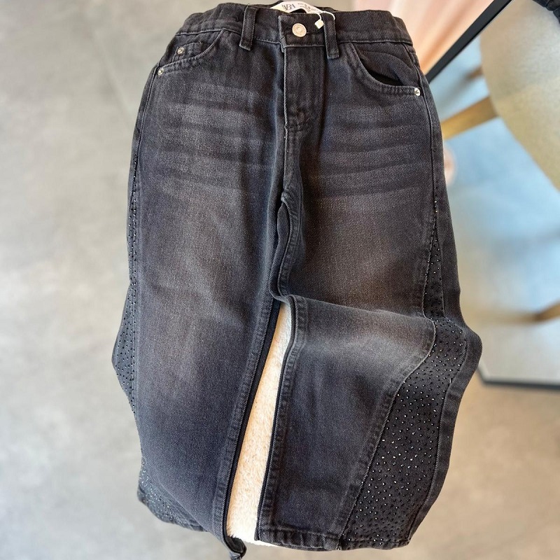 Paça Taş Detaylı Jean Pantolon görsel 2