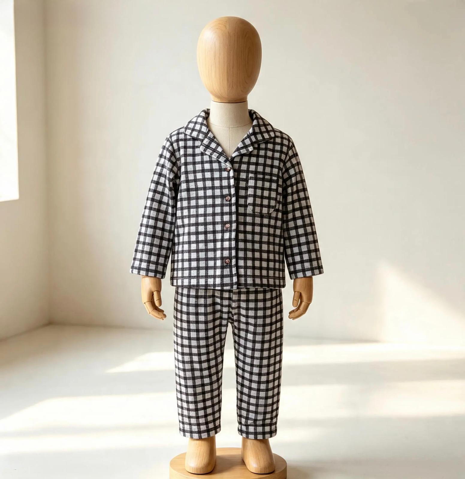 Kare çizgili pijama takımı