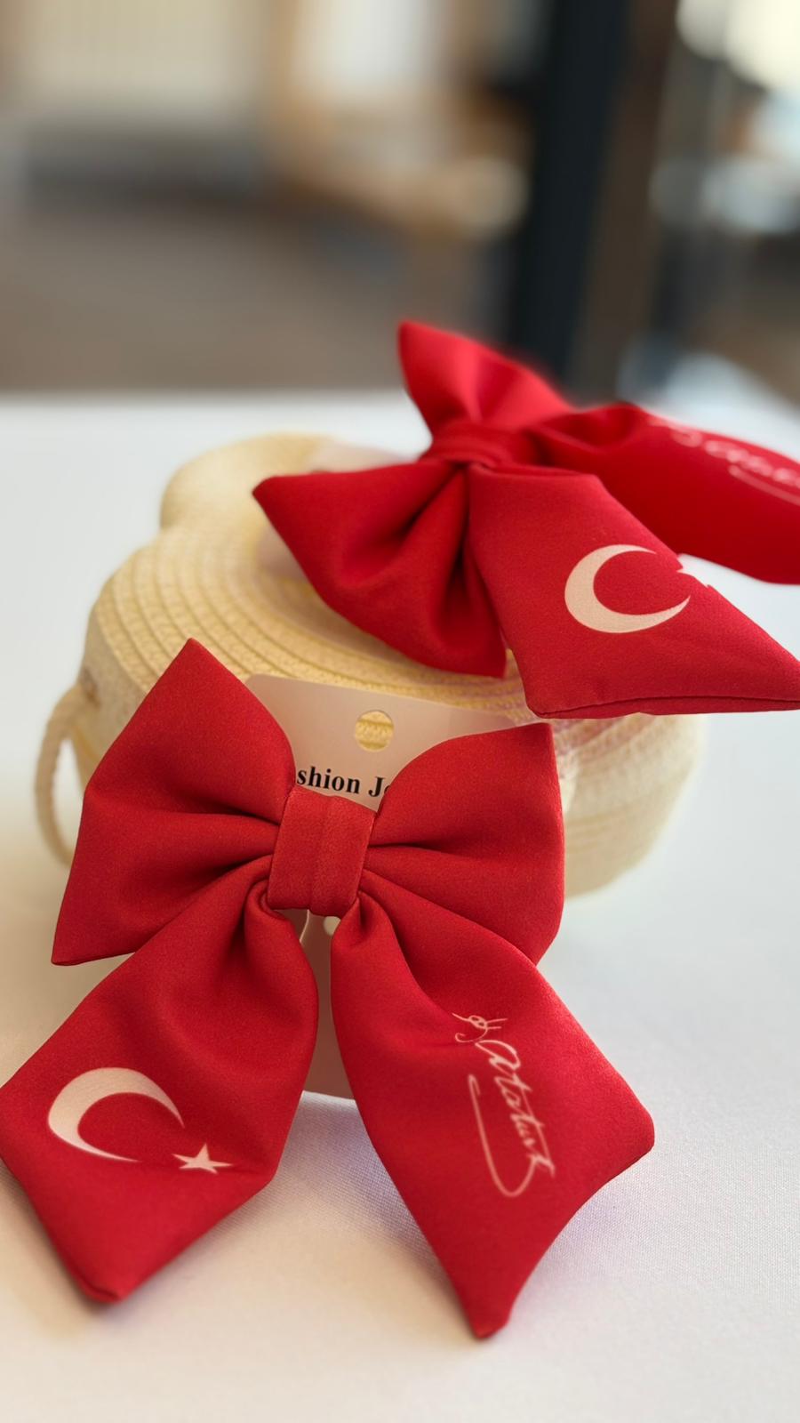 Bayrak Kurdeleli Kilitli Mandal Toka