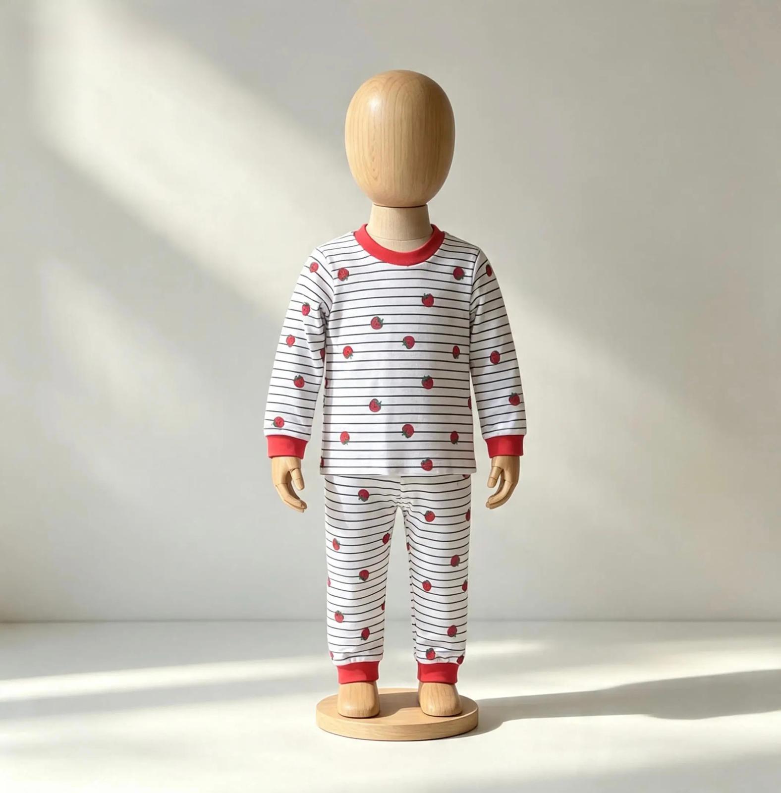 Çilekli çizgili pijama takımı