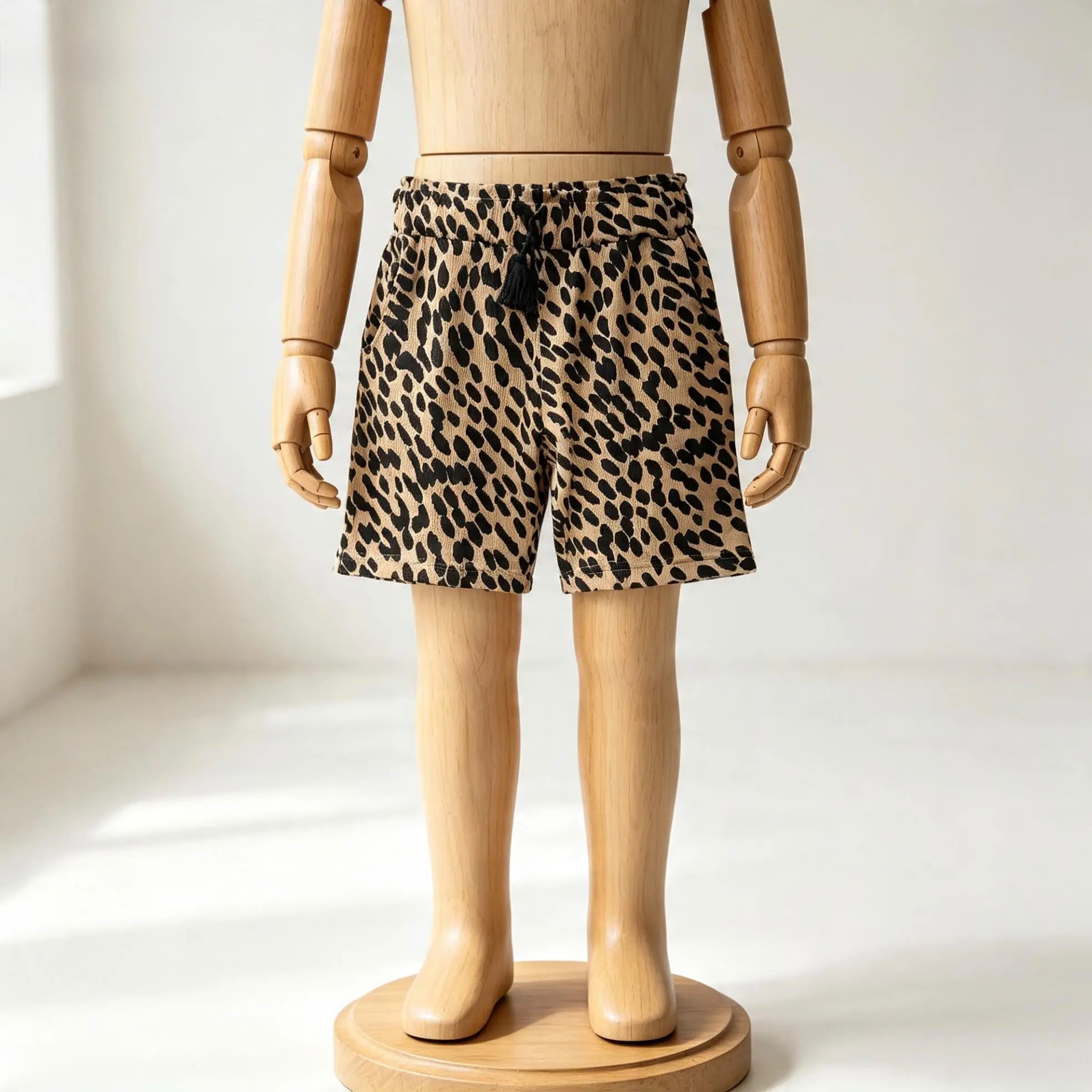 Leopar Desenli Şort